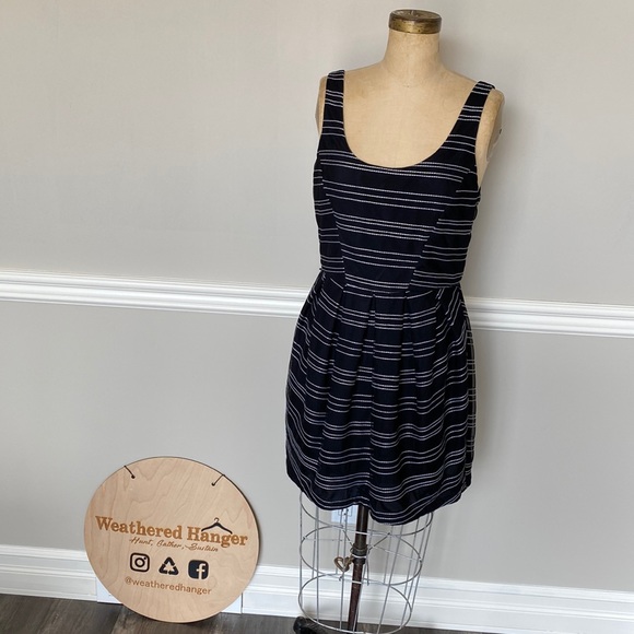 BCBGeneration Sleeveless tank style dress black with white stripes - Picture 1 of 14